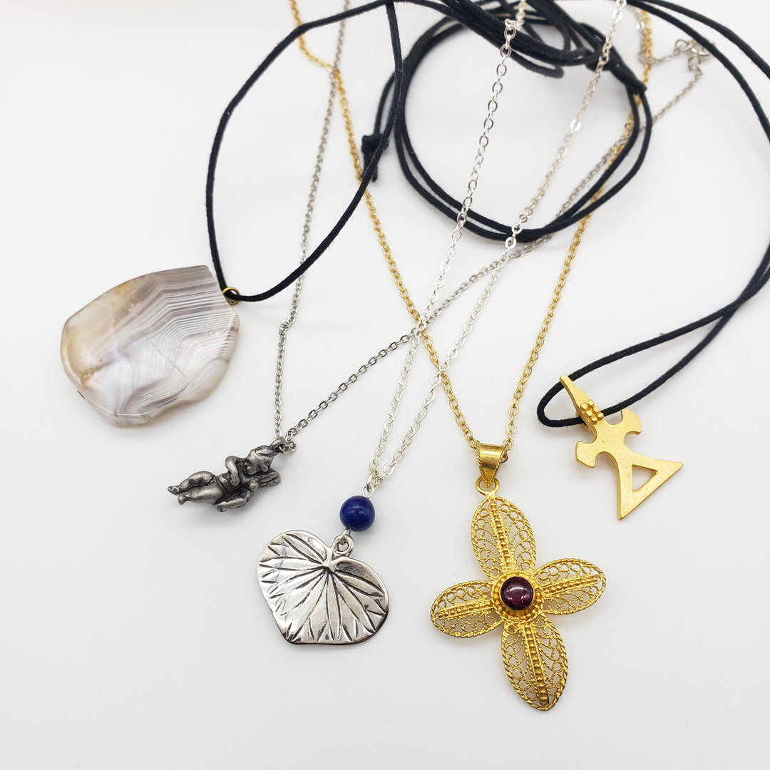 Assorted Pendant Necklace Jewelry Gift Box - 5 Pieces